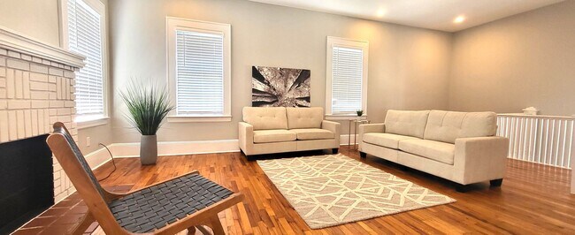 Foto del edificio - Riverside Luxury 2BR/1BA Apartment