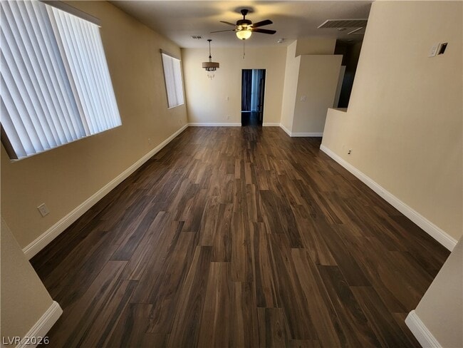 Building Photo - 300 Vilberti Ct