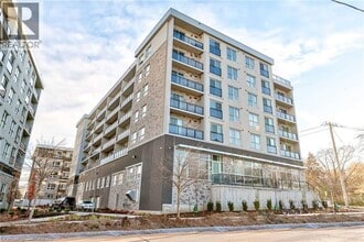 Building Photo - 275 Larch St