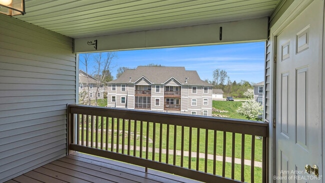 Building Photo - 1328 Heatherwood Ln