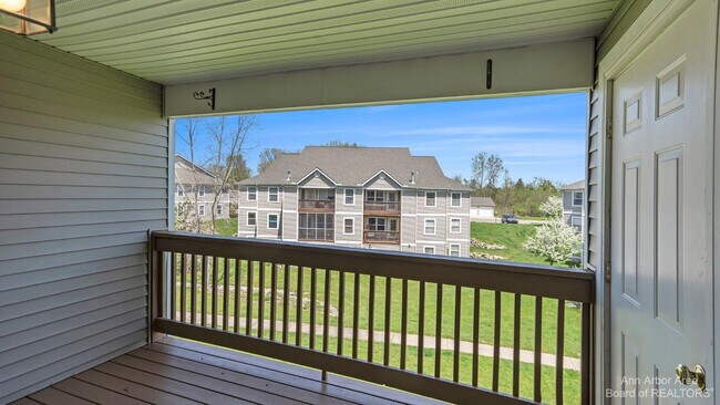 Foto del edificio - 1328 Heatherwood Ln