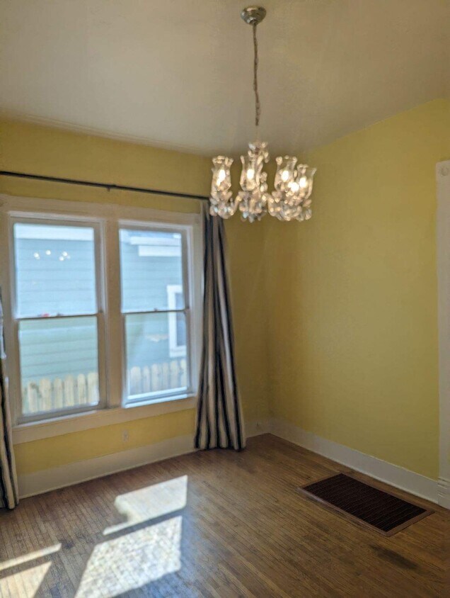Foto principal - 423 W Main St