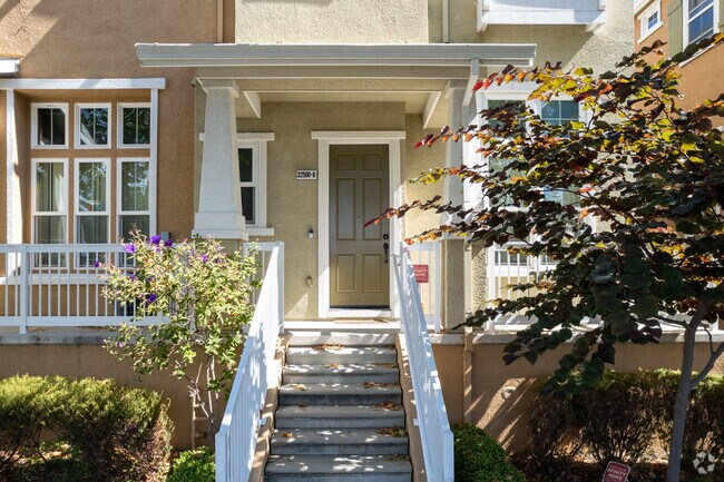 Foto del edificio - Cross Creek Townhomes