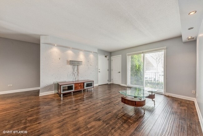Foto del edificio - 5511 Chateau Dr