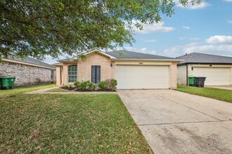 Building Photo - 11926 Panay Dr