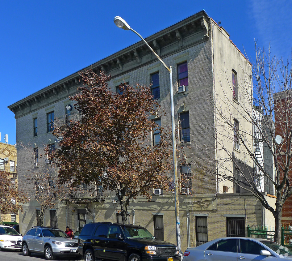 Building Photo - 179 Saratoga Ave