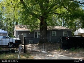 Building Photo - 306 Kingsbury Cir