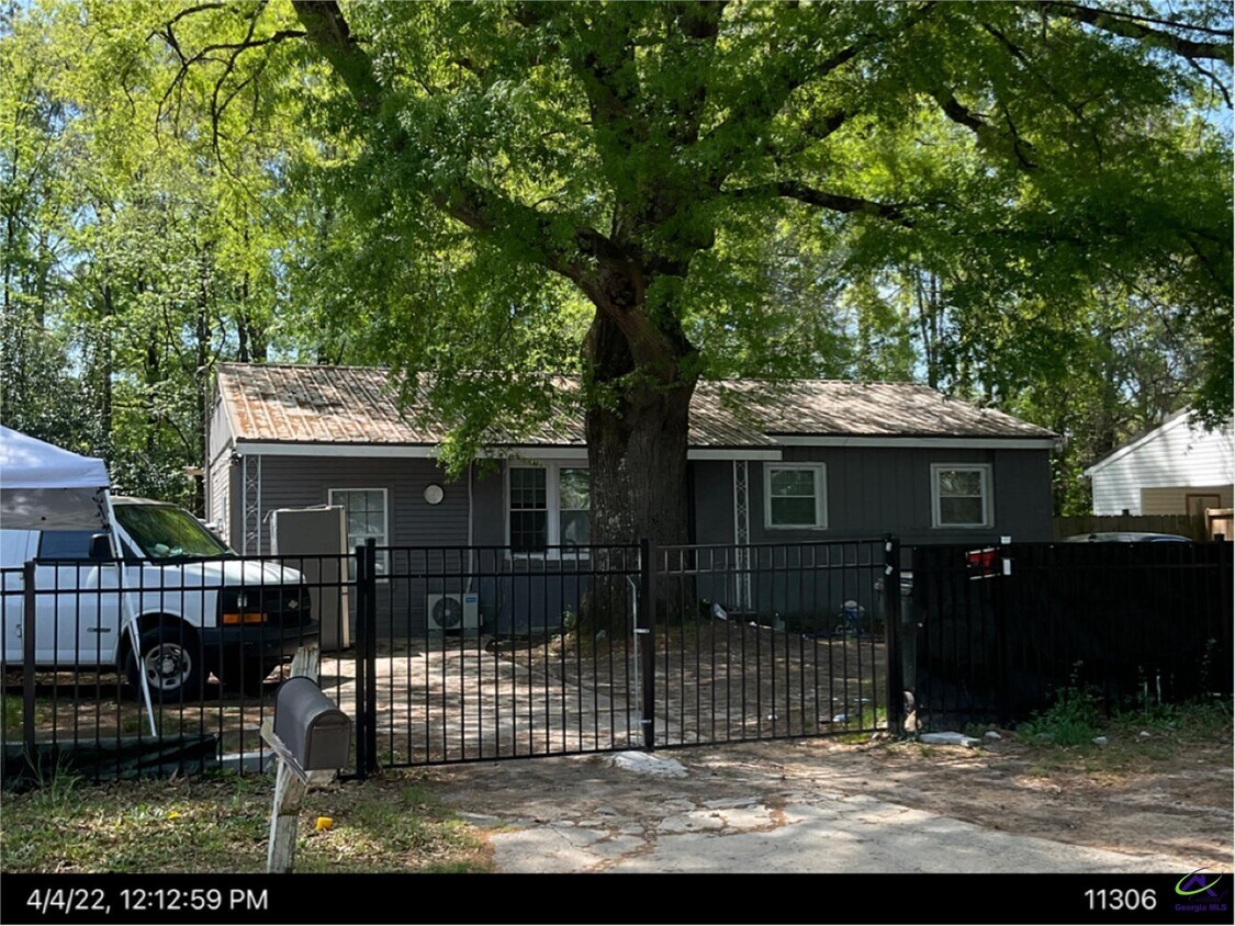Foto principal - 306 Kingsbury Cir