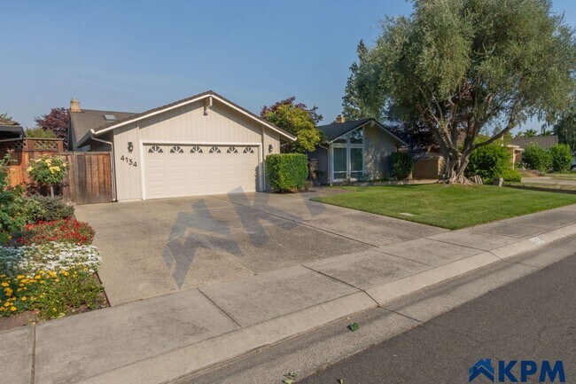 Building Photo - Waterfront North Lake Home for Rent