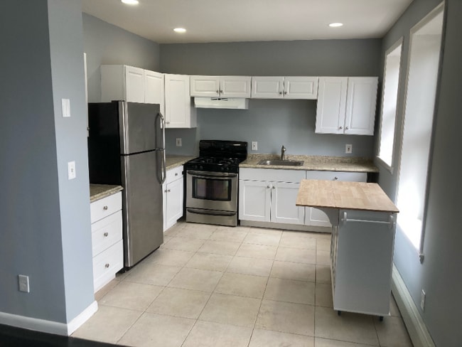 Building Photo - 289 Grant Ave