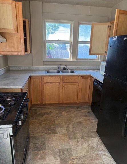 Foto del edificio - 947 W 8th St