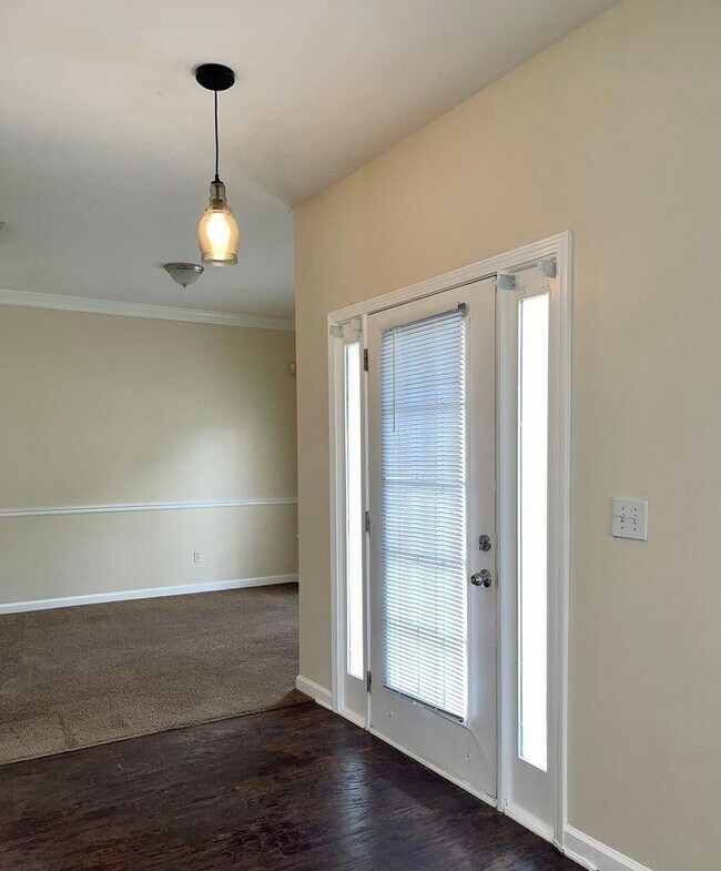 Building Photo - 1426 Cambridge Ct