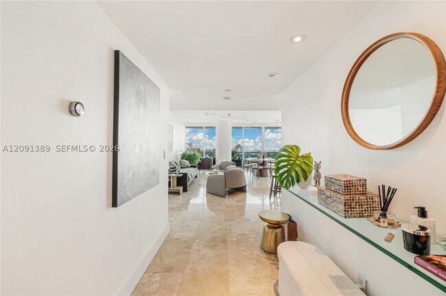 Building Photo - 2127 Brickell Ave