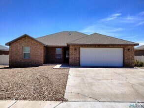 Building Photo - 2115 Roadrunner Dr