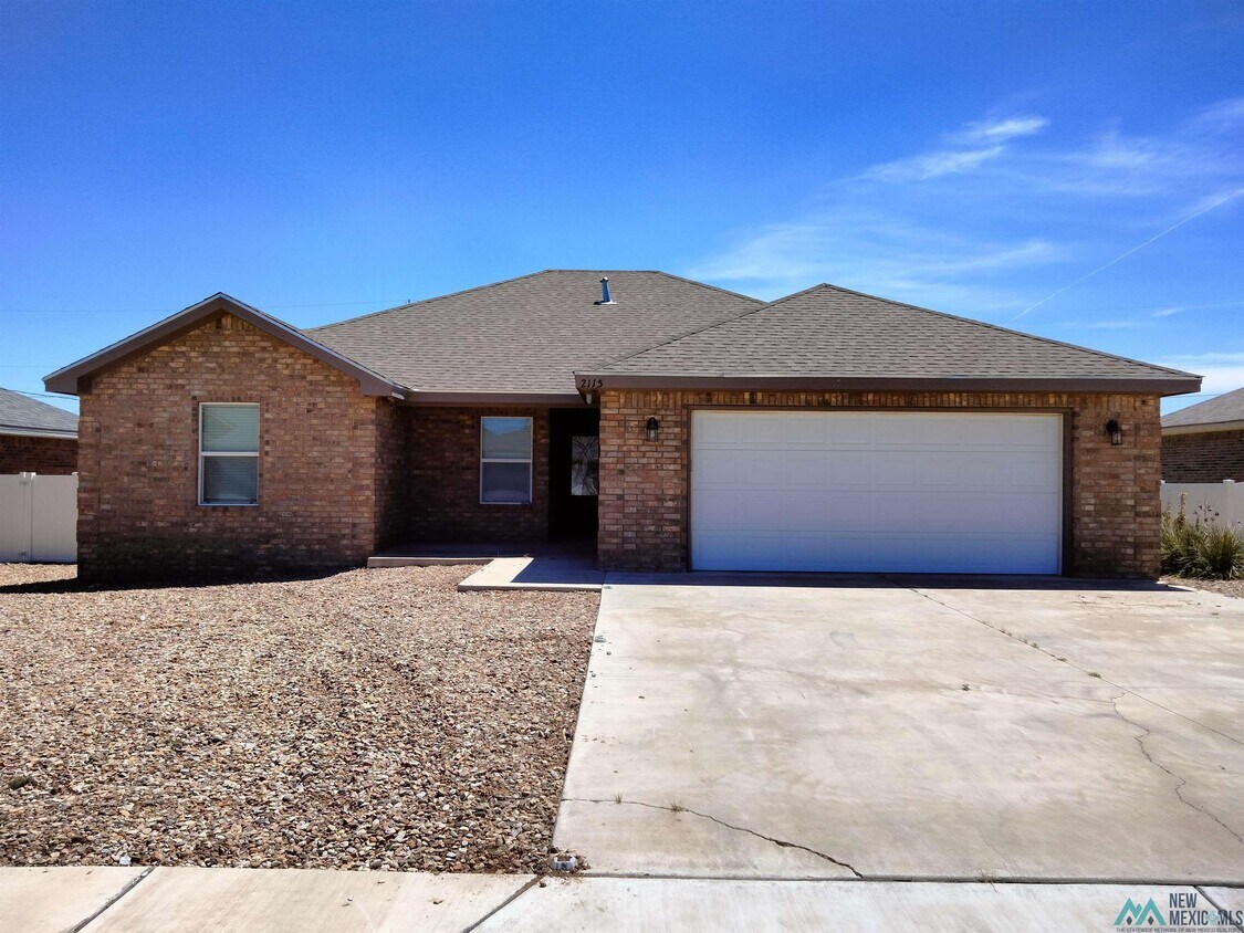 Primary Photo - 2115 Roadrunner Dr