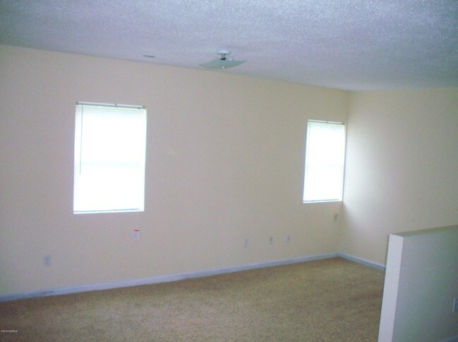 Building Photo - 385 Freedom Way