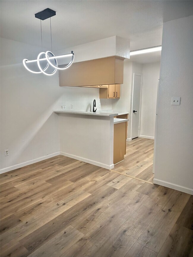 Foto del edificio - 9350 Country Creek St