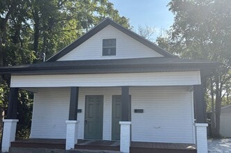 Building Photo - 1108 Coats St