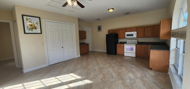 Building Photo - 12094 Citrus Grove Blvd