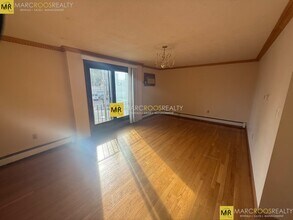 Building Photo - 1052 Bennington St
