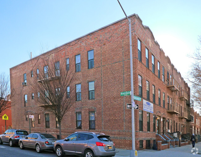 Foto del edificio - The East New York Portfolio