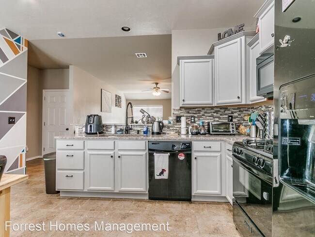 Foto del edificio - 4 br, 2 bath House - 9604 Lauren Drive