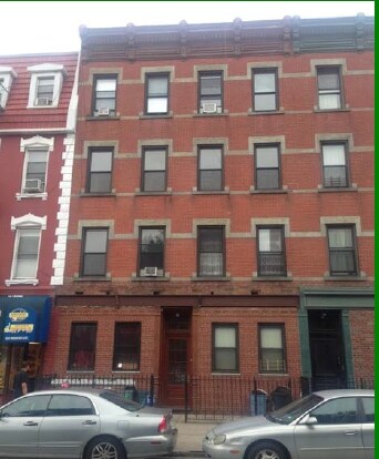 Foto del edificio - 132 Norman Ave
