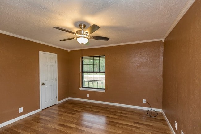 Building Photo - 7375 Willis Ln