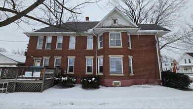 Building Photo - 202 E Barker Ave