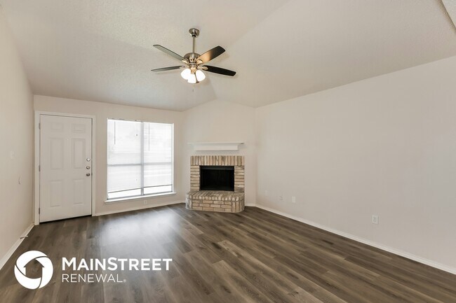 Building Photo - 10836 Deauville Cir N