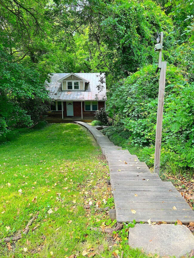 Exterior - 211 Appomattox St