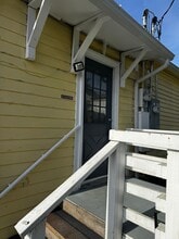 Building Photo - 3618 Madrona St