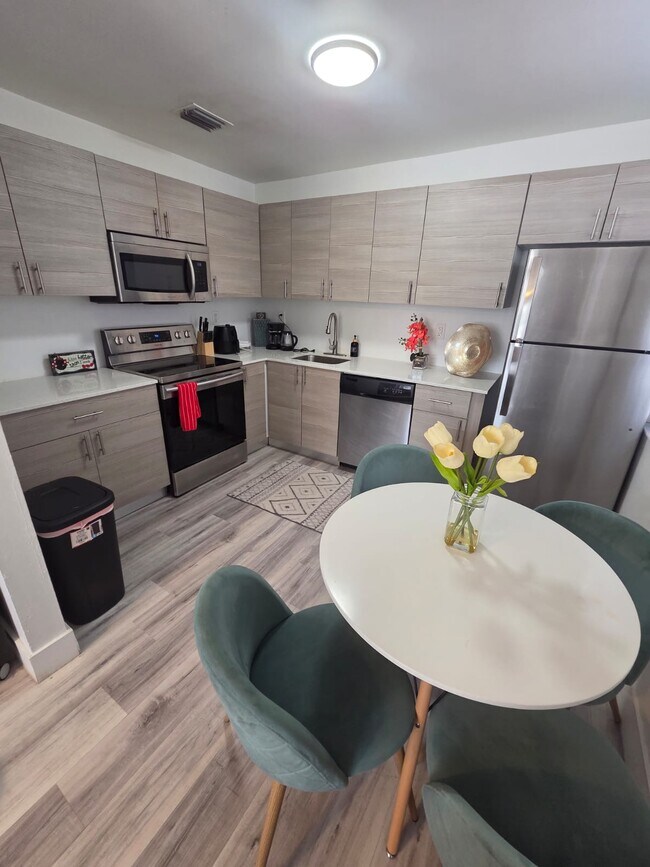 Foto del edificio - 4878 NW 4th Ter