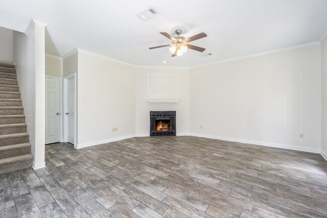 Living Room - 1450 Lila St