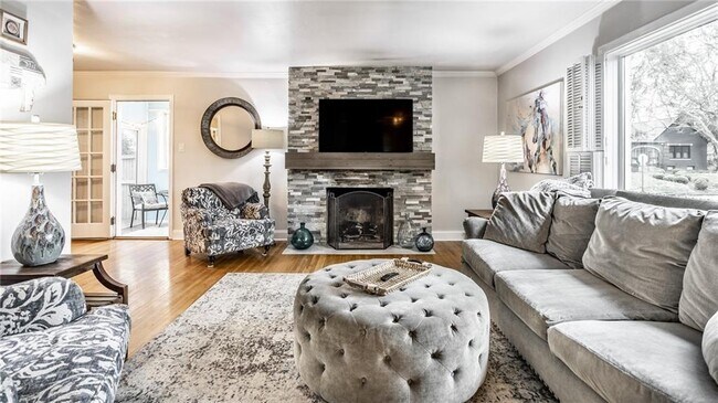 Foto del edificio - 5953 Rosslyn Ave