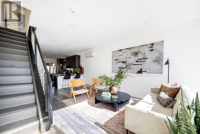 Photo du bâtiment - 1007 Weston Rd