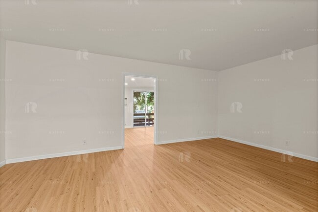 Building Photo - 4191 Sunswept Dr