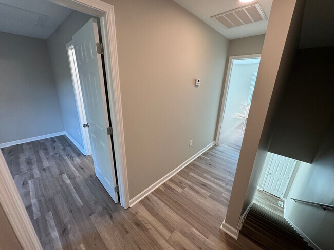 Foto del edificio - 167 Waddell Cir