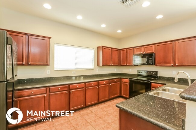 Foto del edificio - 9519 N 81st Dr