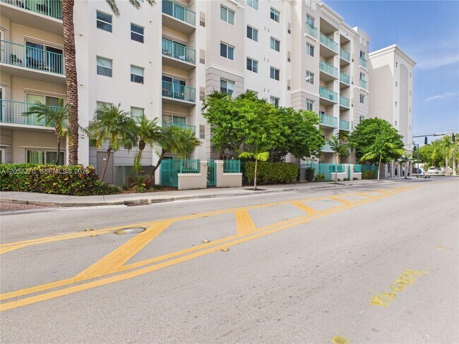 Building Photo - 6001 SW 70th St
