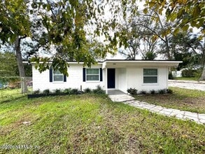 Building Photo - 8054 Graff Ln