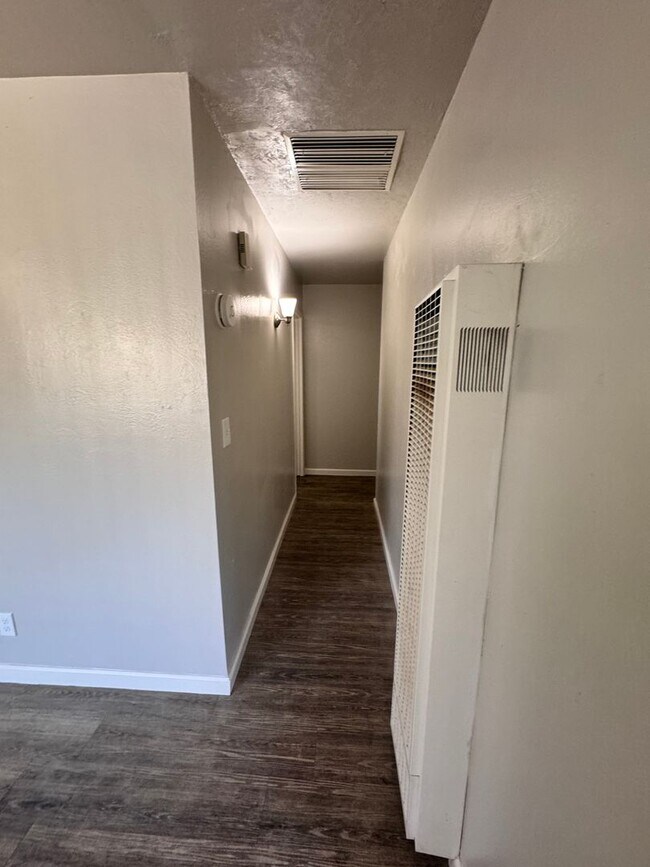 Foto del edificio - 728 N Palm Ave