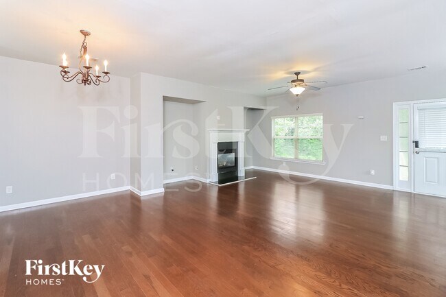 Foto del edificio - 850 Riverdance Dr
