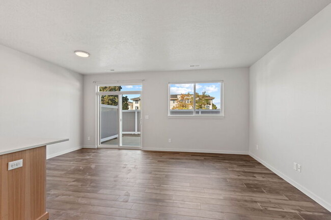 Foto del edificio - 310 Woodlawn Ln