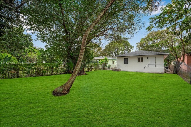 Foto del edificio - 1065 NW 50th St