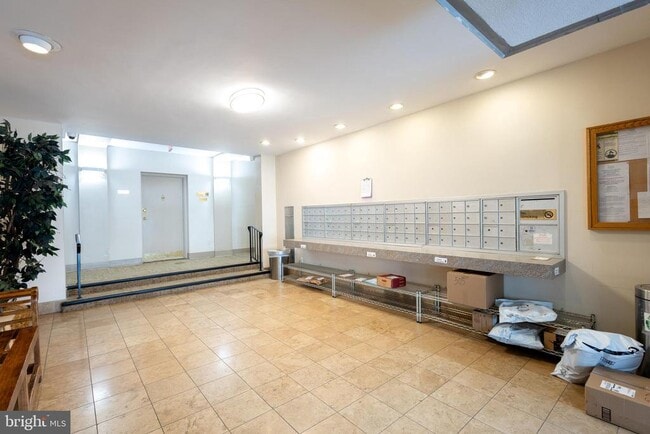 Building Photo - 1931 N Cleveland St