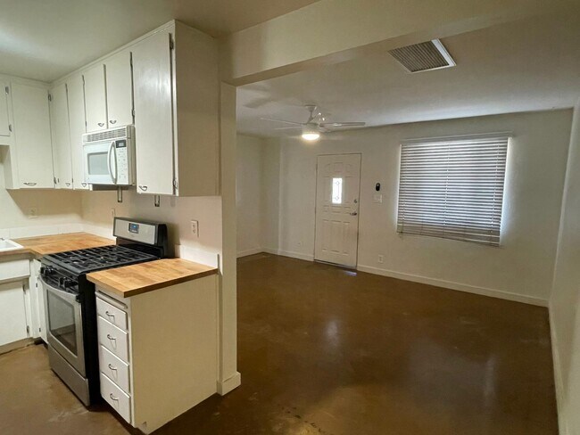 Foto del edificio - 1807 E Monterey Way