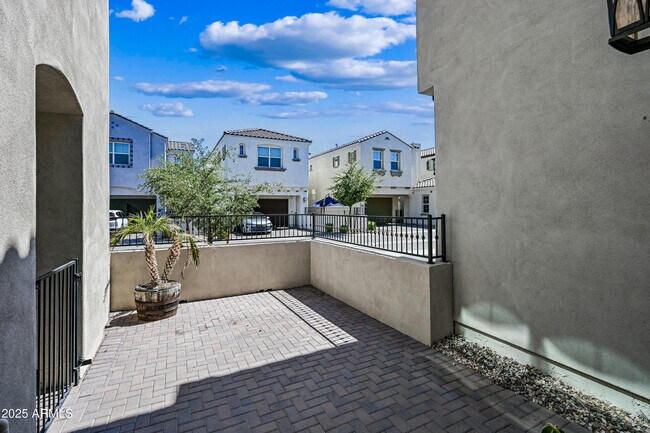 Foto del edificio - 1534 E Shannon St