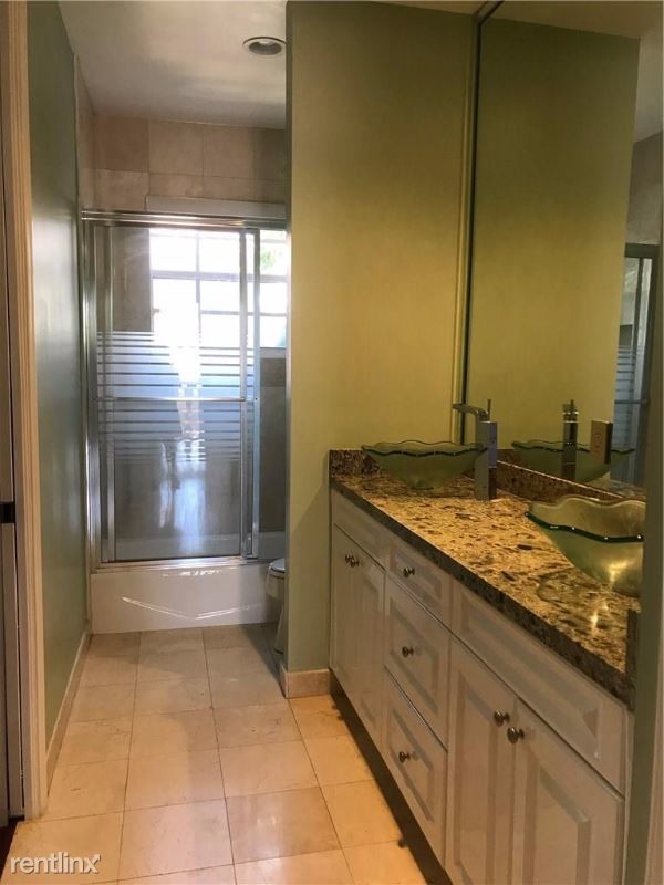 Building Photo - 19469 40th Ave