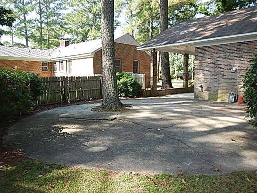 Fotografía del edificio - 233 Westview Park Dr